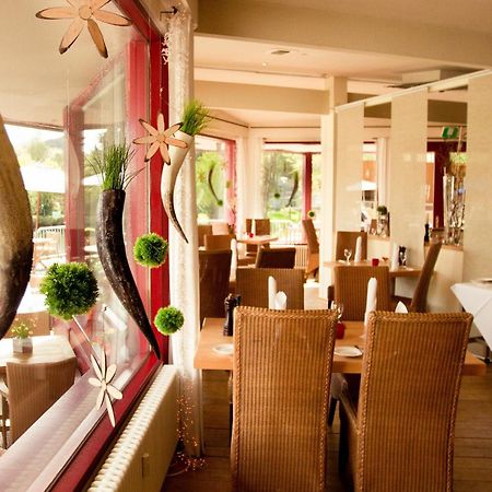 Malteser Komturei Hotel / Restaurant Bergisch Gladbach Bagian luar foto