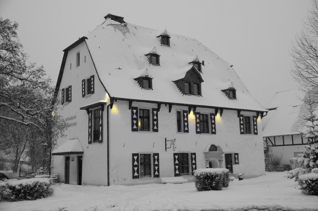 Malteser Komturei Hotel / Restaurant Bergisch Gladbach Bagian luar foto