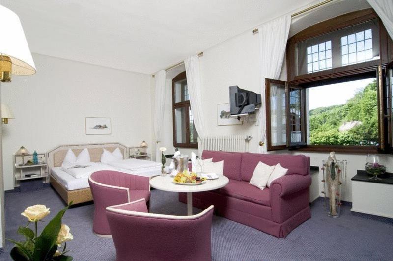 Malteser Komturei Hotel / Restaurant Bergisch Gladbach Ruang foto